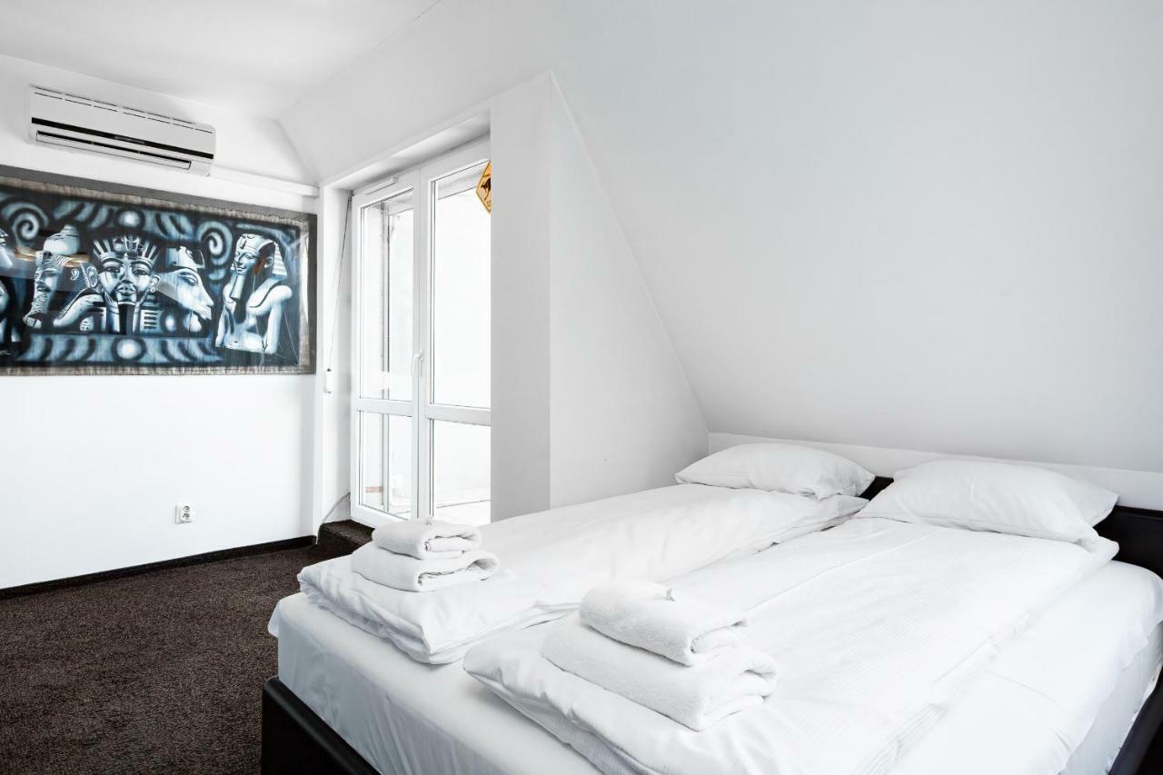 Apartments Wroclaw Manganowa By Noclegi Renters Esterno foto